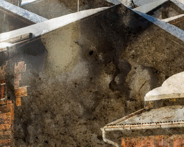 christoph-bertschinger, kuenstlerische-fotografie, Gommer Kreationen 0, Häusergruppe, Schneegeist