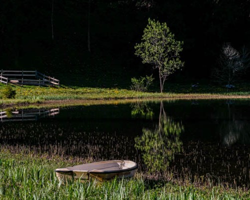 christoph-bertschinger, kuenstlerische-fotografie, Toggenburgerland 0, Boot am Seeufer,